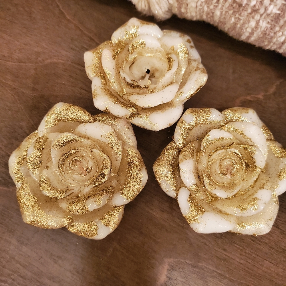 3 Floating Candles Gold And Cream